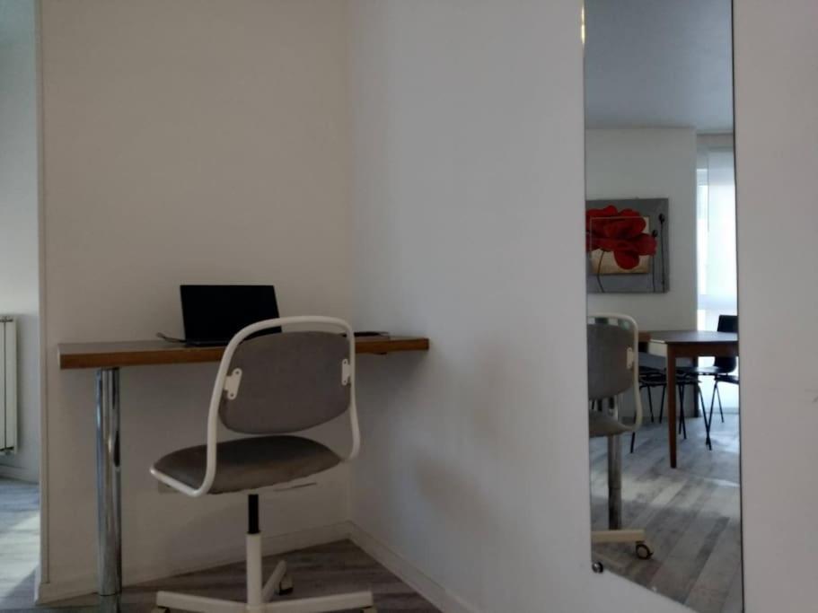 Superb Modern Apartment Клиши Екстериор снимка