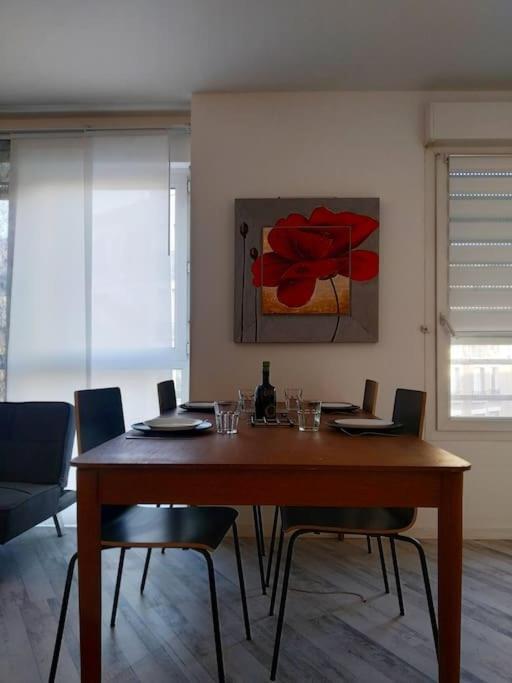 Superb Modern Apartment Клиши Екстериор снимка
