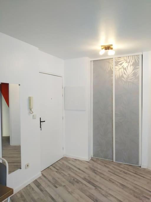 Superb Modern Apartment Клиши Екстериор снимка