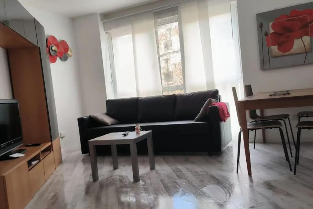 Superb Modern Apartment Клиши Екстериор снимка